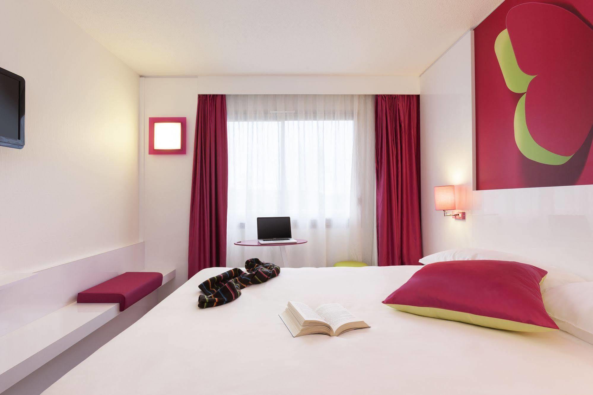Ibis Styles Bordeaux Saint Medard Hotel Exterior photo